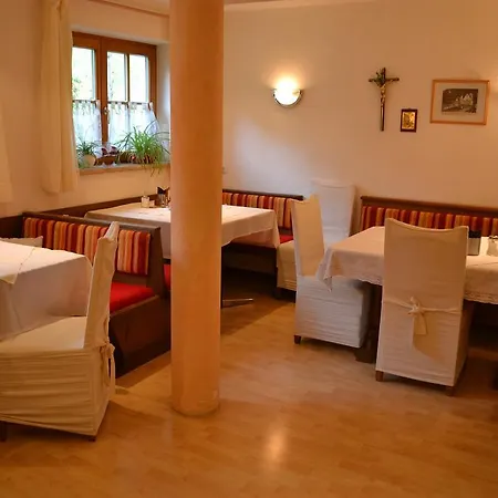 Gaestehaus Апартаменты Хубен